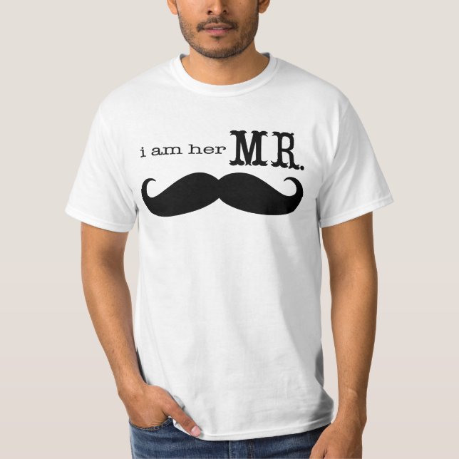 Sou a camiseta do Sr. Mustache. (Frente)