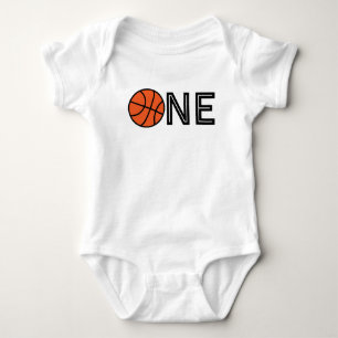 Sou uma camisa de bebê de basquete