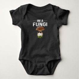 Sou uma camiseta de fungos divertida, cogumelos di