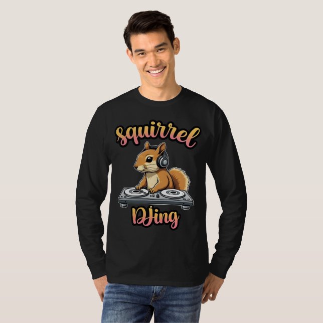 Squirrel DJ Party Vibes Funny Retro DJ T-Shirt (Frente Completa)