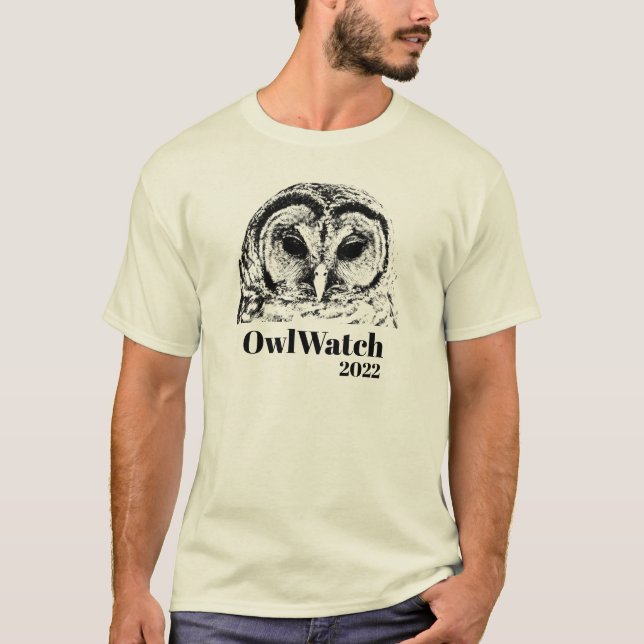 Sra. Owl 2022 - preto sobre camisa clara (Frente)
