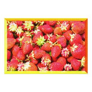 "Stack of Strawberry Fruta" Foto bonita. Compre ag