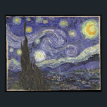 Starry Night Impressão<br><div class="desc">Vincent van Gogh pintou a Noite Estrelada enquanto estava no asilo Santo-Rémy em 1889. O quarto do Vincent no asilo Santo-Rémy olhou para o céu leste. Ele pintou a Noite Estrelada como uma vista panorâmica se espalhando a uma distância quase infinita sob um céu tumultuoso em chamas com estrelas.</div>