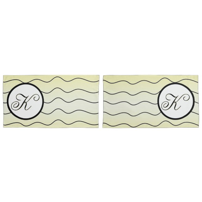 Stylish Buttery Lemon Zest Yellow Family Initial (Frente - conjunto)