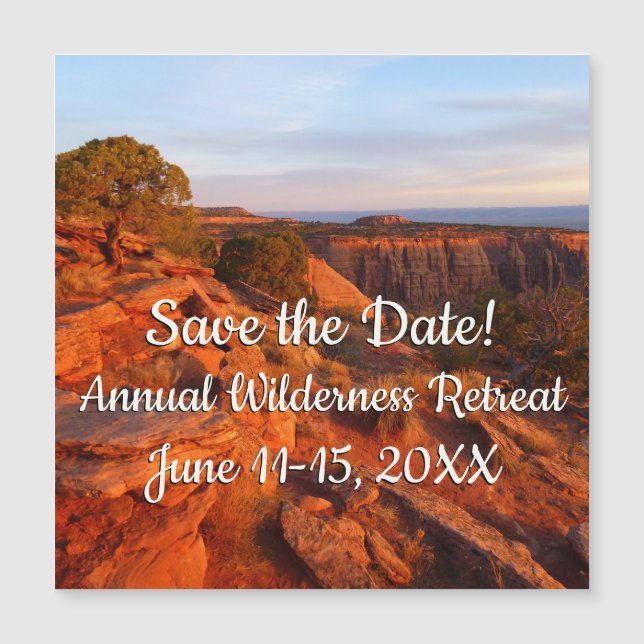 Sunrise no Grand View Trail em CO Monument (Frente)