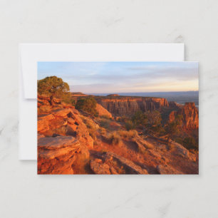 Sunrise no Grand View Trail em CO Monument