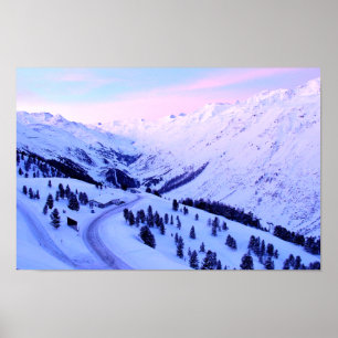 Sunrise sobre as Montanhas Snowy poster