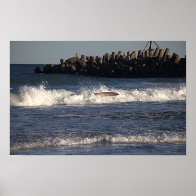 Surfboard em Waves Poster (Frente)