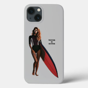 Surfista da Mulher na Praia com seu URM surfboard