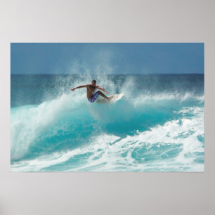 Surfista em um impressão grande do poster da onda
