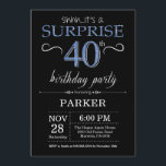 Surpresa aniversário de 40 anos de Convite Preto e<br><div class="desc">Convite para aniversário de 40 anos surpresa com fundo brilhante preto e azul. Chalkboard. Aniversário Adulto. Homens ou Mulheres no Dia Convidam. Qualquer idade. Para mais personalização,  clique no botão "Personalizar" e use nossa ferramenta de design para modificar este modelo.</div>