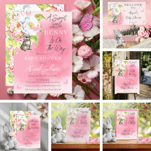 Convites Um Pequeno Coelhinho Está A Caminho De Um Bebê