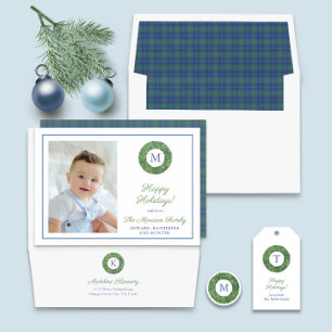 Cartão De Festividades Chic Boxwood Wreath Monograma Família Tartan Foto 