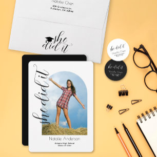 Caneca Graduação de Fontes Elegantes Negra Moderna