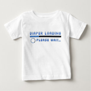 T-shirt A fralda que carrega por favor espera