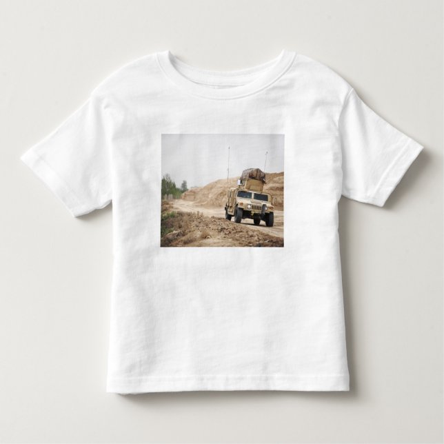 T-shirt A Humvee conduz a segurança (Frente)