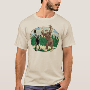 T-shirt ABE LINCOLN: CAÇADOR de SASQUATCH - logotipo