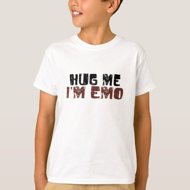 T-shirt Abraçar-Me Sou Emo (Frente)