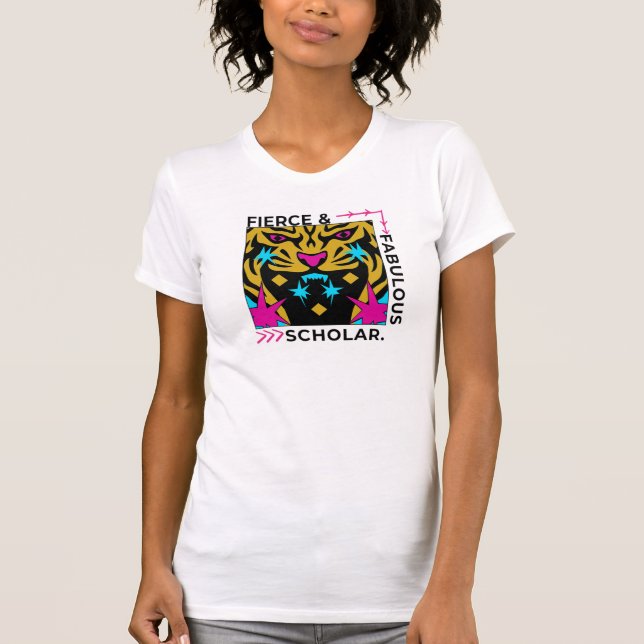 T-Shirt acadêmico feroz e fabulosa (Frente)
