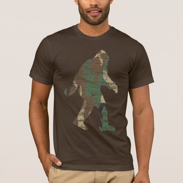 T-shirt afligido de Camo Sasquatch (Frente)