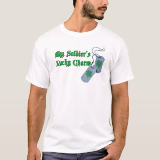 T-shirt afortunado do encanto do meu soldado