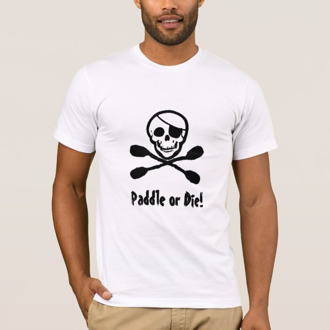 T-shirt alegre de Roger do pirata do caiaque (Frente)