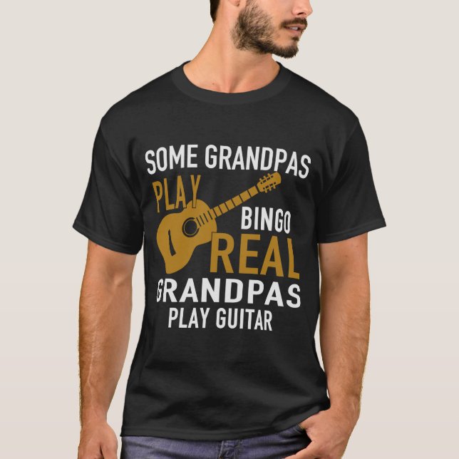T-SHIRT ALGUNS AVÓS JOGAM GUITAR BINGO REAL GRANDPAS (Frente)