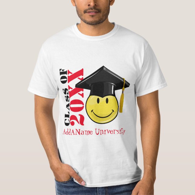T-shirt Amarelo clássico com um boné de formatura (Frente)