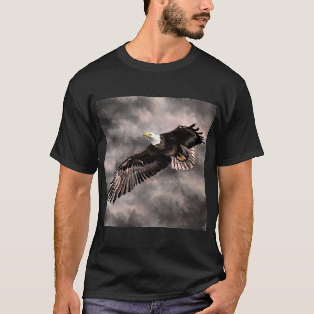 T-Shirt American Bald Eagle Voando em Nuvens de Te (Frente)