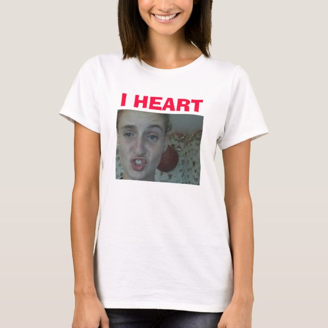 T-shirt Andrea é impressionante (Frente)