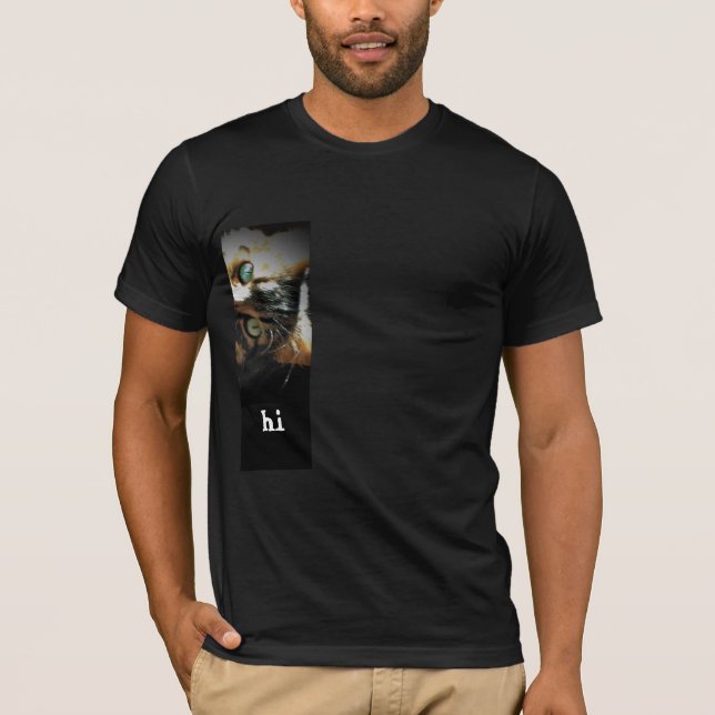 T-shirt Anjo Mal-Humorado diz "oi" de lado (Frente)