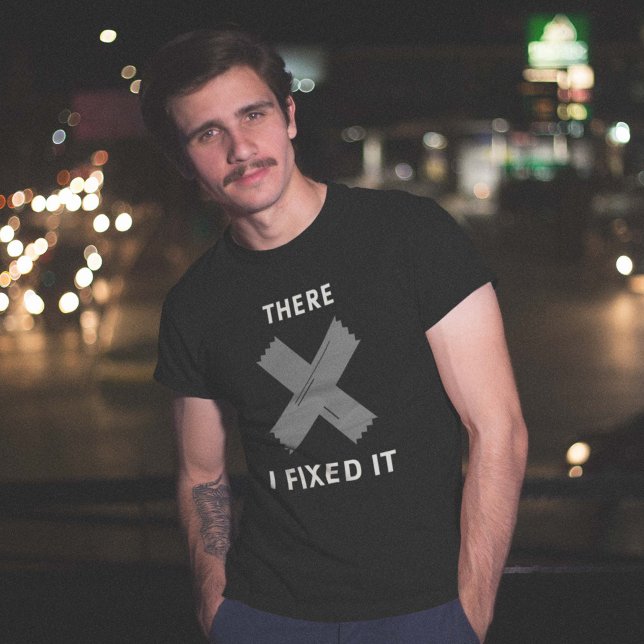 T-shirt Aqui. Eu Arranjei. (Criador carregado)