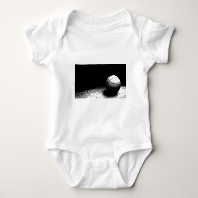 T-shirt Arte de Basquete Preto e Branco (Frente)