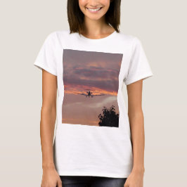 T-shirt Avião Comercial Aterrissando Ao Pôr do Sol