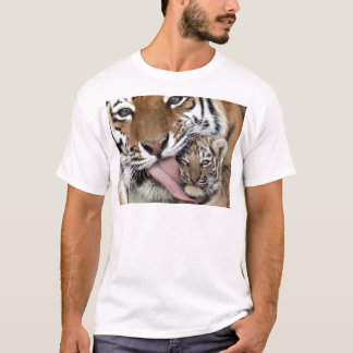 T-shirt Baby Tiger Tendo um Banho
