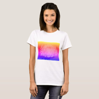 T-shirt básico com fundo colorido da mãe