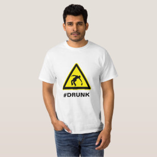 T-shirt bêbedo engraçado da mordaça para homens