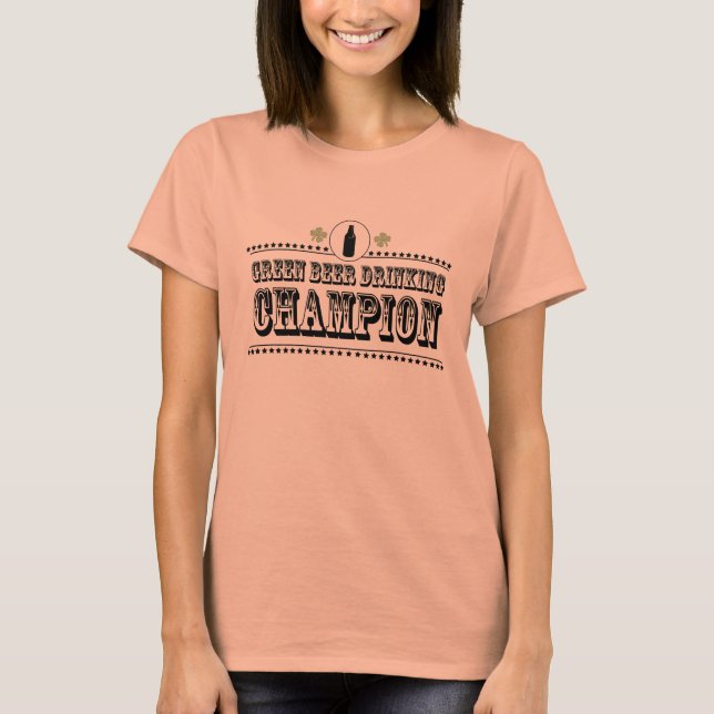 T-shirt Bebendo de Cerveja Verde (Frente)