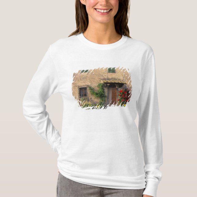 T-shirt Bela casa antiga com flores em San Gimignano (Frente)