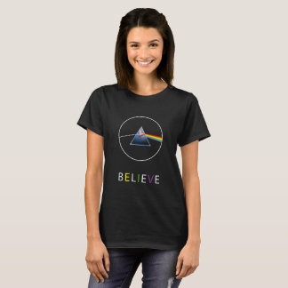 T-shirt BELIEVE, voando pelo prisma