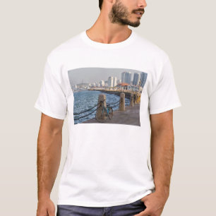 T-shirt Bicicleta na orla com a silhueta da cidade de Yant