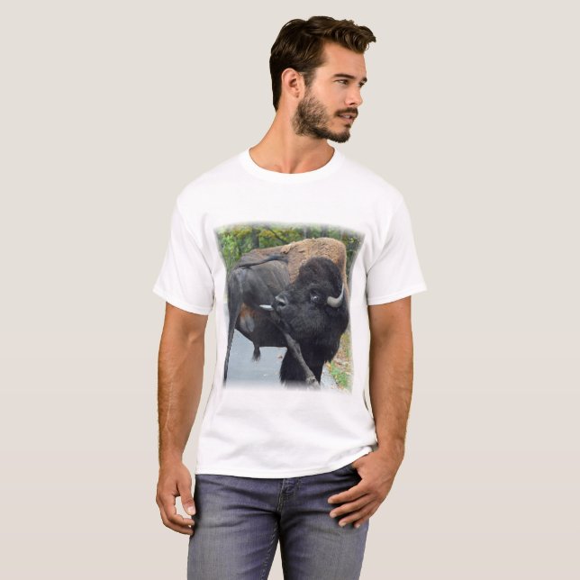 T-shirt Bisonte engraçado de Bull que lambe seus (Frente Completa)