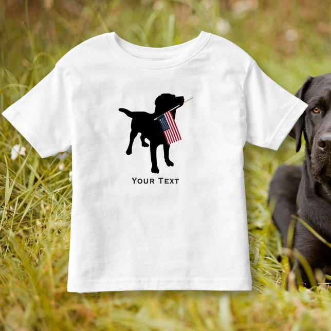 T-shirt Black Lab Dog holding USA Flag, 4 de julho (Criador carregado)
