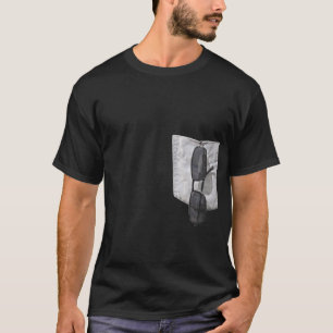 T-shirt Bolso falsificado com óculos de sol fora