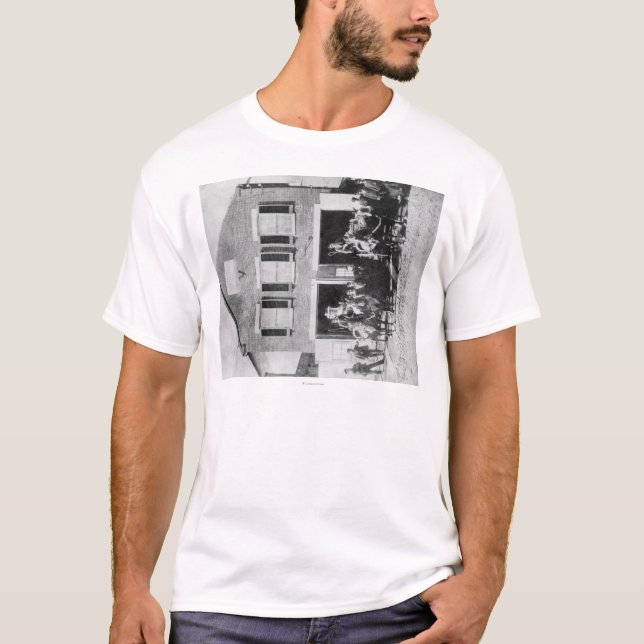 T-shirt Bombeiros com equipamento fora do Firehouse (Frente)