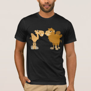 T-shirt bonito de dois camelos dos desenhos