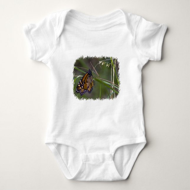 T-shirt Borboleta Monarch na Grama (Frente)