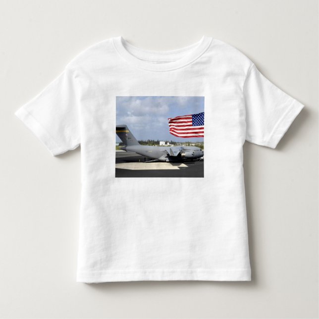 T-shirt C-17 Globemaster III senta-se no voo (Frente)