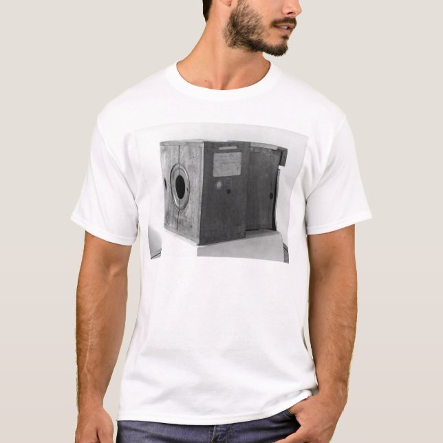 T-shirt Câmera de Joseph Nicephore Niepce, c.1816-22 (Frente)
