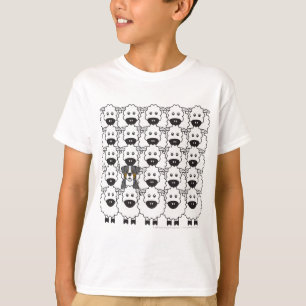 T-shirt Cão de montanha de Bernese nos carneiros